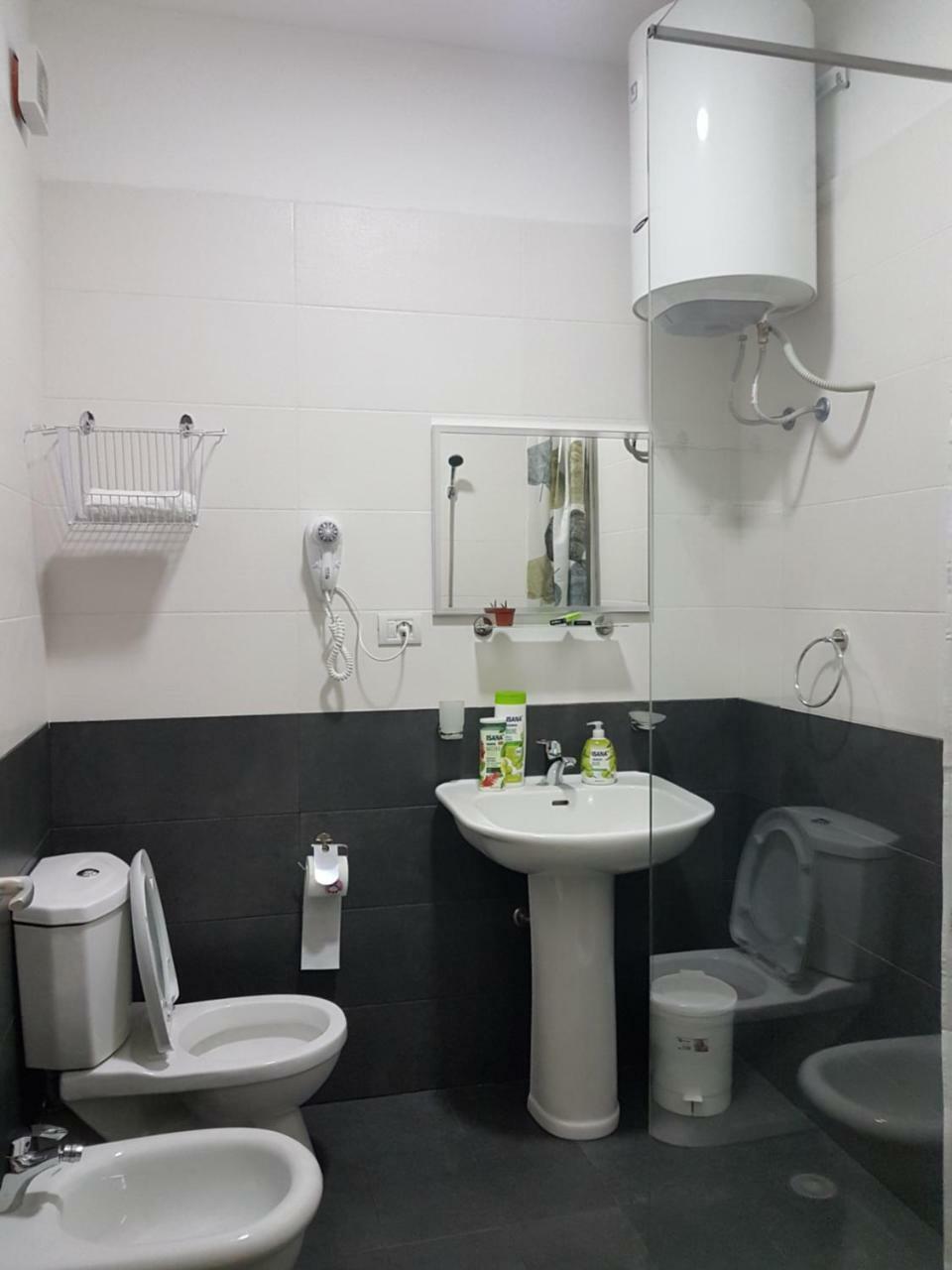 Bregu Green Apartments Vlore Bagian luar foto
